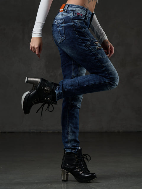 WD501 Women Jeans Slim-Fit with decorative stitching Zipper and brand logo
