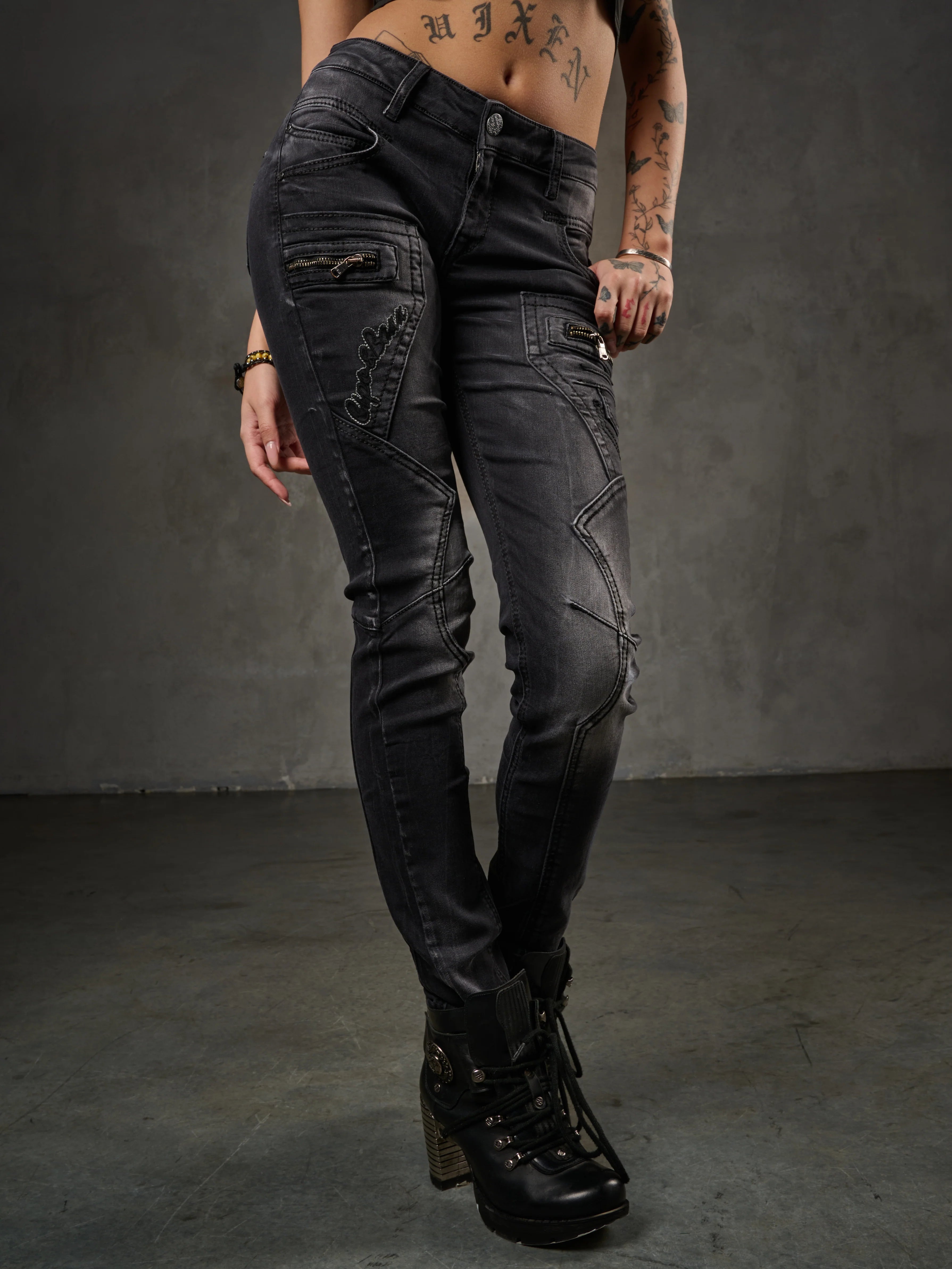 BLACK / W25-L32