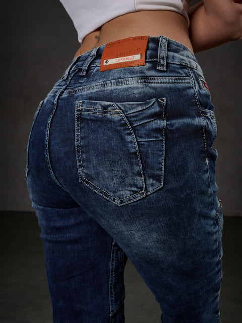 WD501 Women Jeans Slim-Fit with decorative stitching Zipper and brand logo