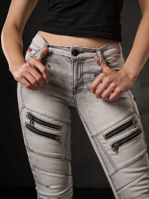 WD501 Women Jeans Slim-Fit with decorative stitching Zipper and brand logo