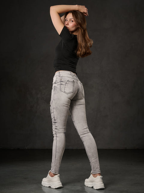 WD501 Women Jeans Slim-Fit with decorative stitching Zipper and brand logo