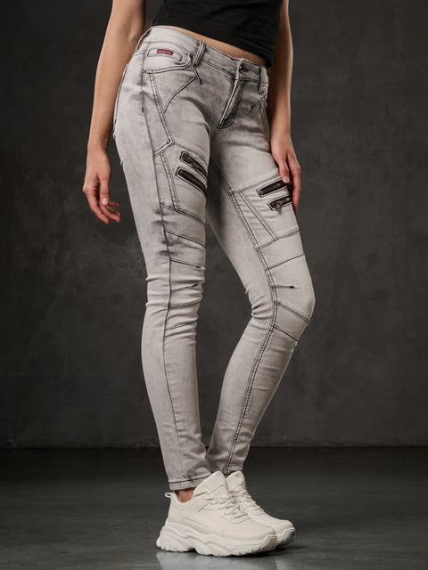 WD501 Women Jeans Slim-Fit with decorative stitching Zipper and brand logo