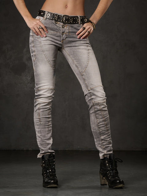 WD502 women's slim-fit jeans with decorative stitching in a straight fit