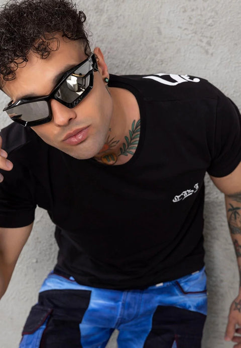 CT788 Men T-shirt with a striking Back Print
