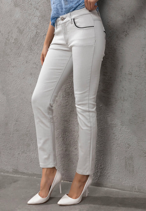 WD256B  Slim Fit Jeans
