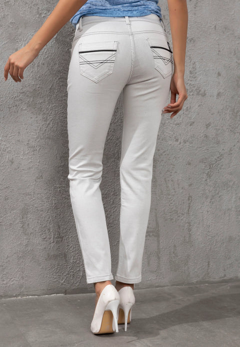 WD256B  Slim Fit Jeans