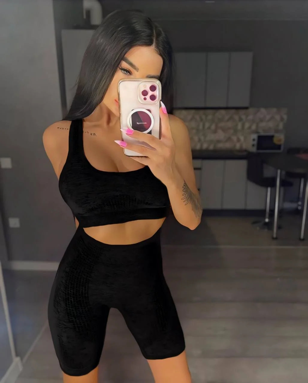BLACK / S